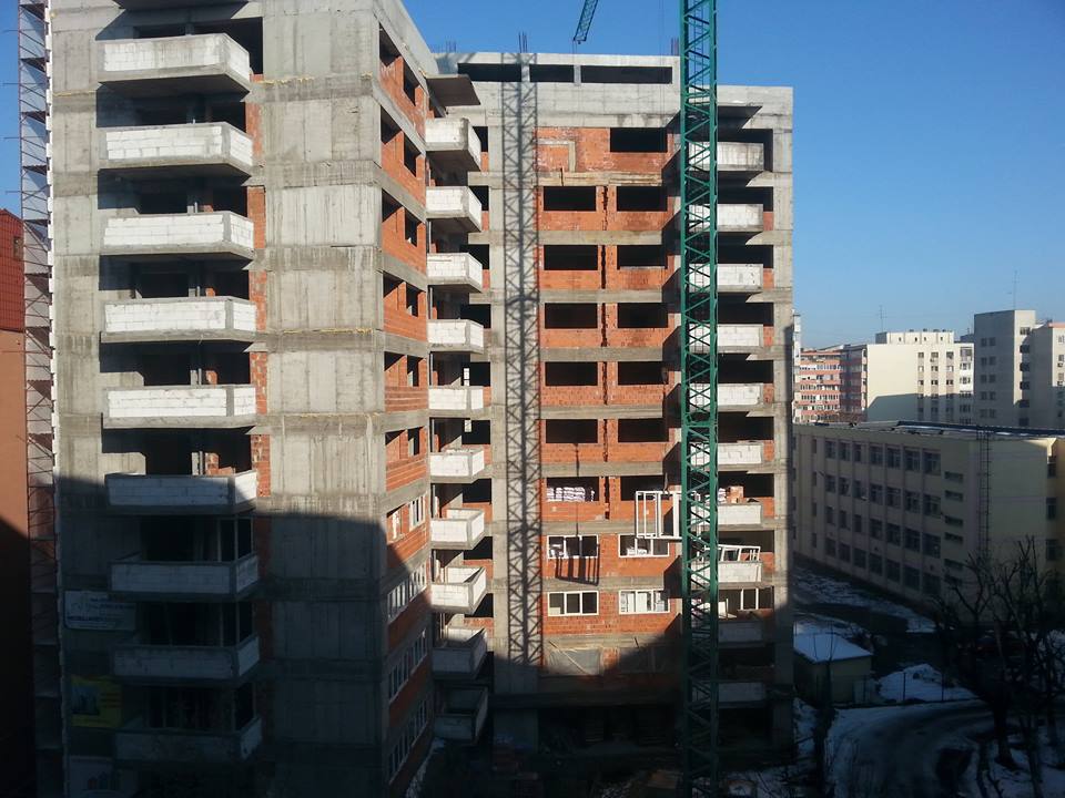 Grupul civic “Luptă pentru strada ta” a obţinut în instanţă anularea autorizaţiei de construcţie şi demolarea blocului de 10 etaje din Aleea Luncşoara 2 B