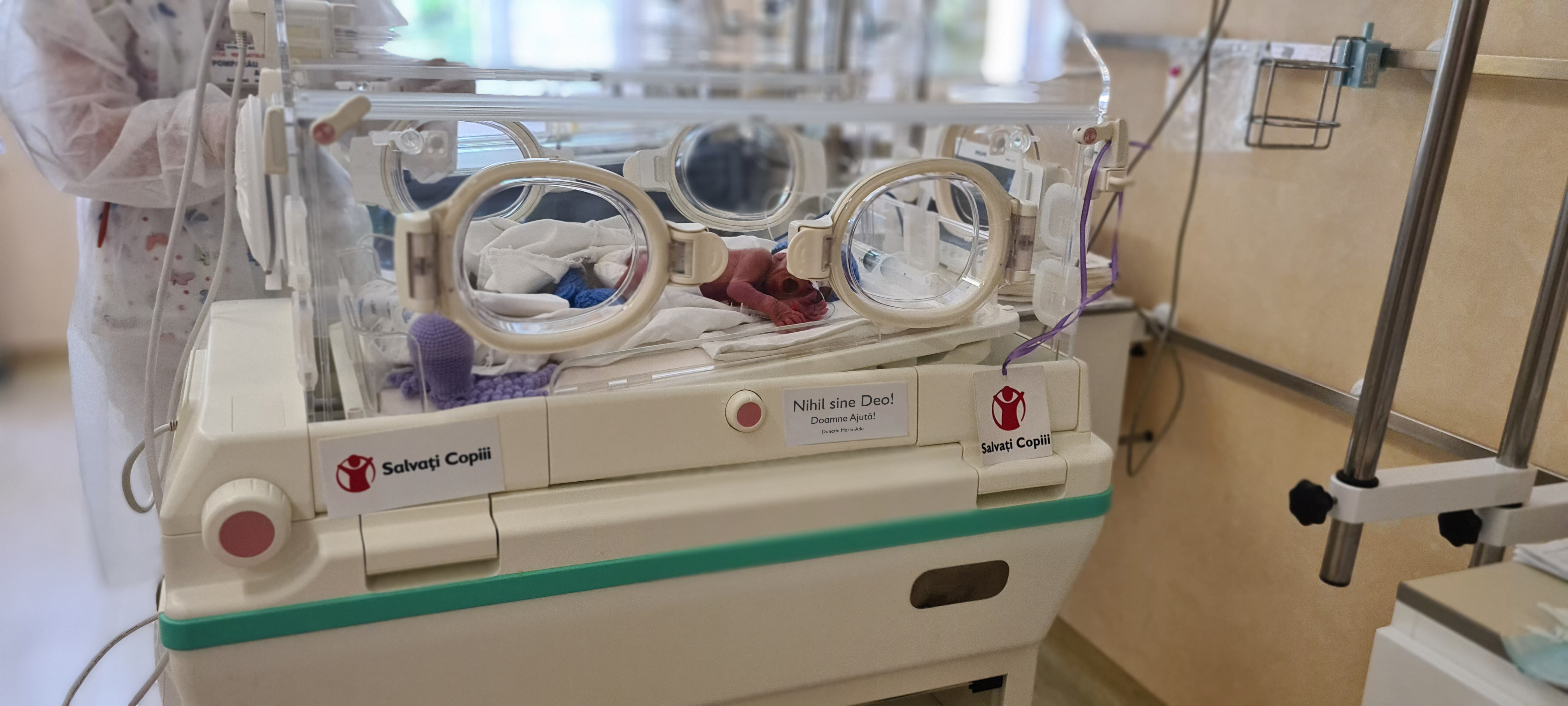 Salvați Copiii România dotează secția de Terapie Intensivă neonatală a maternității Spitalului Universitar de Urgență București: un sistem de hipotermie controlată reduce considerabil riscurile neurologice