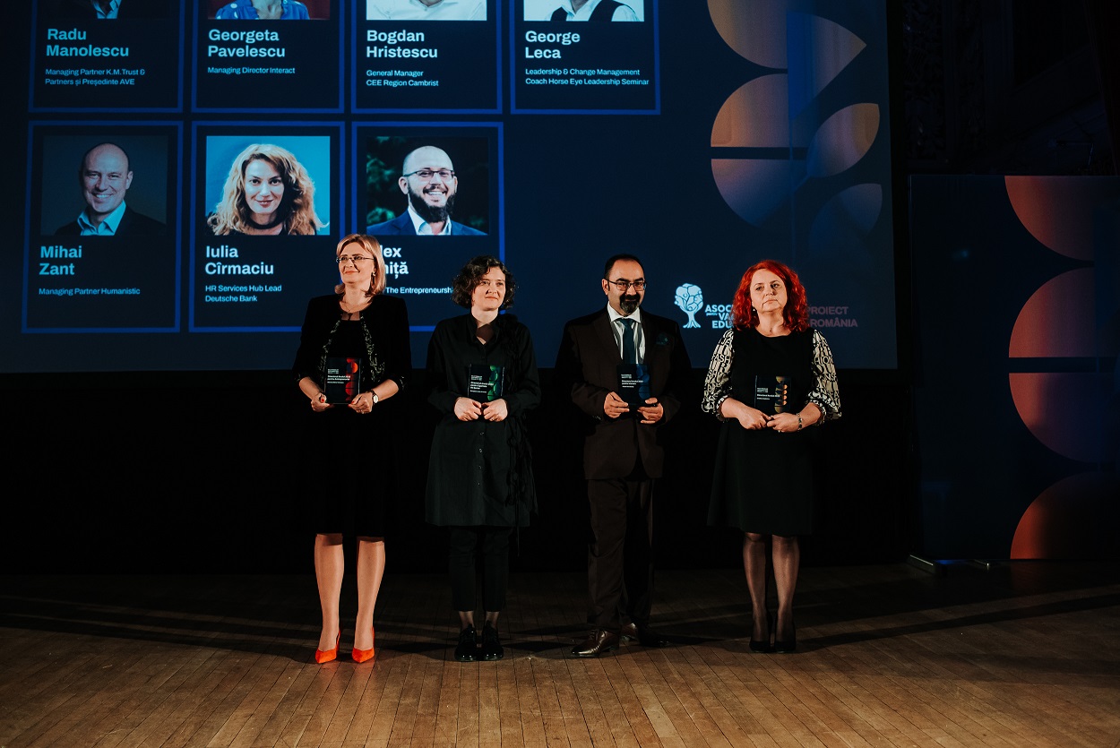 AVE: Societatea civilă a premiat liderii din sistemul educațional preuniversitar din România, la Gala Premiilor pentru Directorii Anului 2022